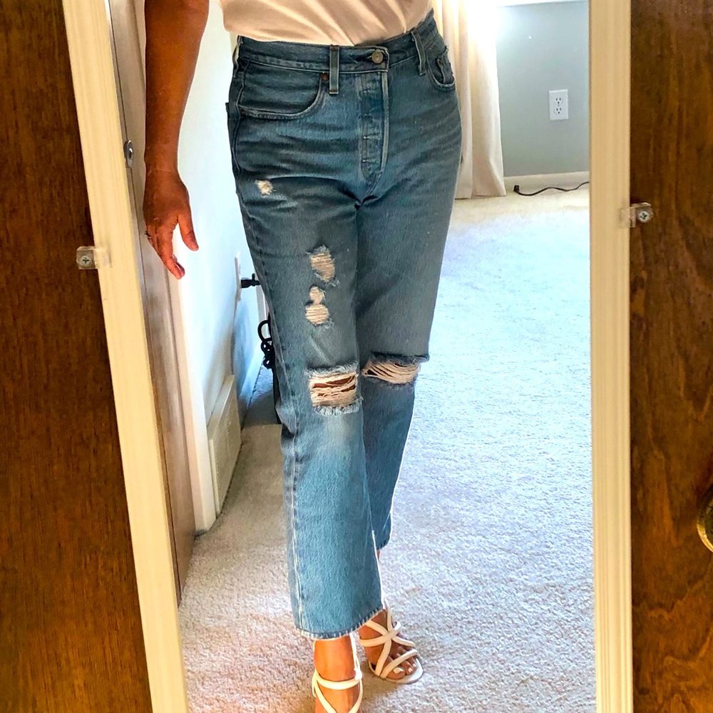 Levi’s 501 Original 28W 26L Distressed Jeans